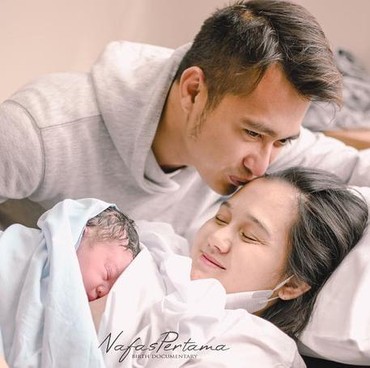 Selamat, Istri Eza Gionino Melahirkan Anak Kedua