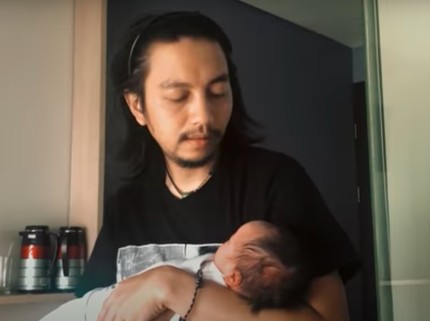 Perhitungan Nama Anak Fiersa Besari, Kinasih Menyusuri Bumi, Banyak Positif Tapi...