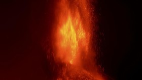 FOTO: Gunung Etna di Italia Erupsi Keempat dalam 4 Hari