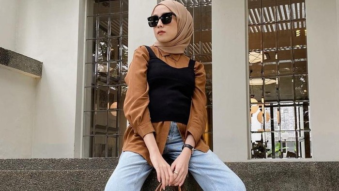 6 Inspirasi Outfit Bumil ala Amelia Elle, Tetap Stylish dengan Baby Bump!