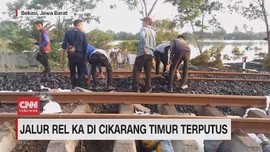 VIDEO: Jalur Rel KA di Cikarang Timur Terputus