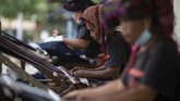 FOTO: Menengok Kampung Tenun Ulos Silahi Sabungan Desa Silahi Sabungan, Dairim, menjadi salah satu lokasi pusat tenun ulos di Sumatera Utara.