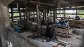 FOTO: Menengok Kampung Tenun Ulos Silahi Sabungan Desa Silahi Sabungan, Dairim, menjadi salah satu lokasi pusat tenun ulos di Sumatera Utara.