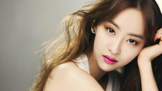 Dasom eks-girlband SISTAR kini resmi bergabung dengan agensi Story J Company yang menaungi Kim Tae-hee.