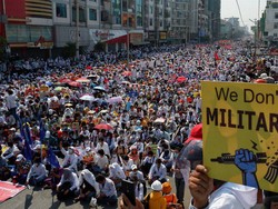 Lautan Manusia di Aksi Demo Myanmar yang Disebut Revolusi 22222