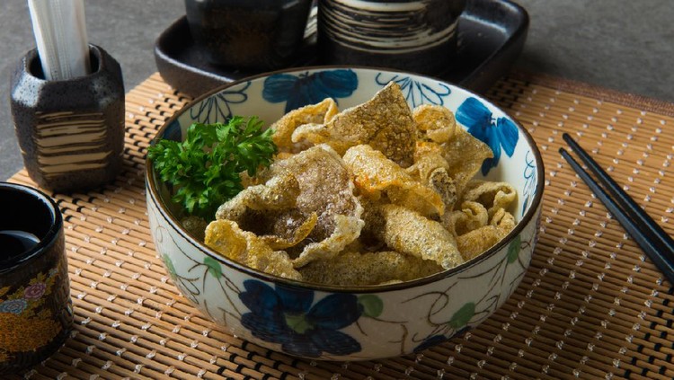 Kulit salmon Deepfried Salmon Skin, kawa sauge