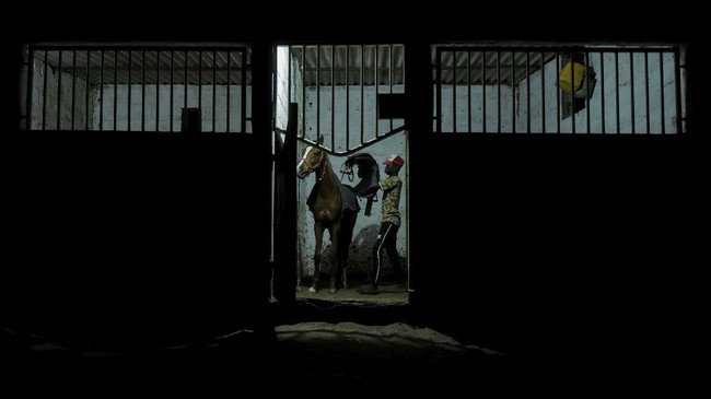 FOTO: Mimpi Pembalap Kuda Termuda di Senegal