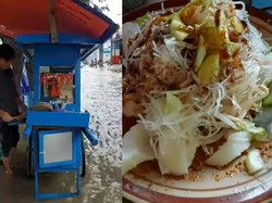 Santuy! Saat Kebanjiran, Orang-orang Ini Asyik Ngopi hingga Jajan Ketoprak