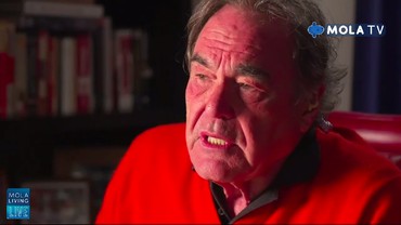 img-title Oliver Stone Ungkap Masa Sulit sebelum Jadi Sutradara & Penulis Film Terkenal