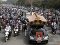 FOTO: Pemakaman Gadis Myanmar yang Tewas Tertembak saat Demo