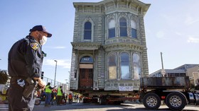 FOTO: Melihat Pemindahan Rumah Kuno di San Francisco