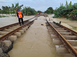 Imbas Banjir, Perjalanan Kereta Api Bandung-Jakarta Dibatalkan