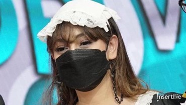 img-title Celine Evangelista Doakan Ibunda yang Hamil Anak Kembar di Usia 50 Tahun