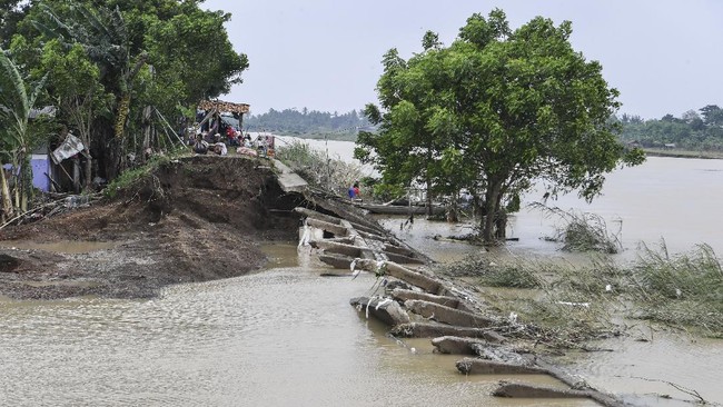 Kadis SDA Kabupaten Bekasi mengatakan pada tahun anggaran ini ada 44 titik sungai yang dinormalisasi, dan progresnya baru berjalan 36 persen.