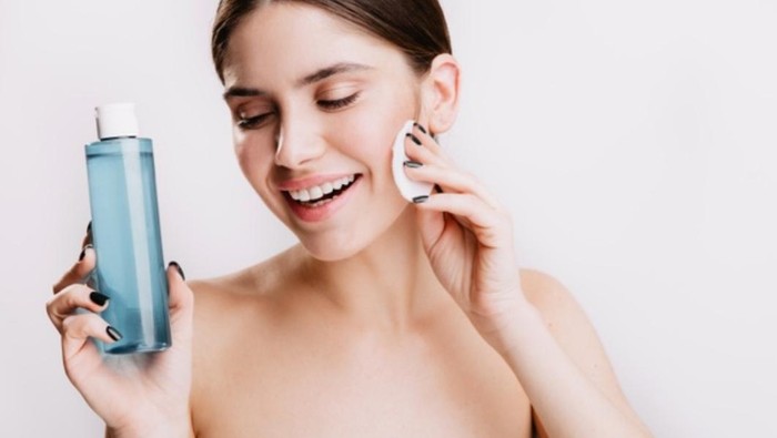 Rekomendasi Exfoliating Toner untuk Mencerahkan Kulit Kusam