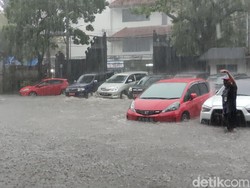 Kompleks Kantor Gubernur Jateng-Simpang Lima Kebanjiran