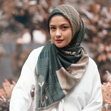 Rahasia Awet Cantik Revalina S Temat, Apa Tuh?