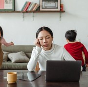 Jangan Abaikan, Ini 4 Tanda Kamu Mengalami Stres Saat Work From Home