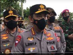 Tinjau Tanggul Citarum Jebol, Kapolri: TNI-Polri Hadir Bantu Warga