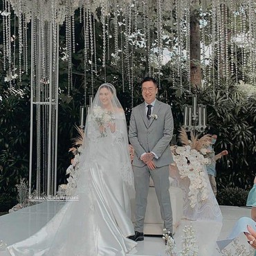 Resmi Menikah, Marcella Daryanani Tampak Anggun dalam Balutan Gaun Mewah