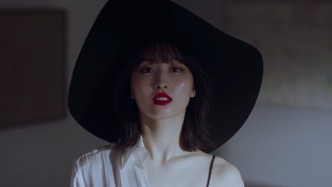img-title Tampilkan Tarian Seksi, Momo TWICE Curi Perhatian Penggemar K-Pop