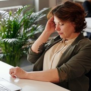 Ngeri! Ini 5 Risiko Utang ke Pinjaman Online, Bikin Stres Hingga Depresi