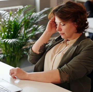 Ngeri! Ini 5 Risiko Utang ke Pinjaman Online, Bikin Stres Hingga Depresi