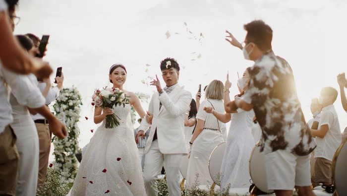 Potret Pernikahan Reza Arap dan Wendy Walters, Mewah dan Penuh Kejutan