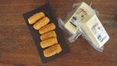 FOTO: Keju di Kaki Gunung Marapi Sumatera Barat Lassy Dairy Farm menjadi salah satu peternakan di kaki Gunung Marapi, Sumatera Barat, yang memproduksi keju mozarella.