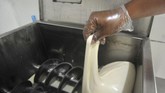 FOTO: Keju di Kaki Gunung Marapi Sumatera Barat Lassy Dairy Farm menjadi salah satu peternakan di kaki Gunung Marapi, Sumatera Barat, yang memproduksi keju mozarella.