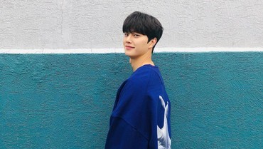 img-title Jelang Rilis 'Love Alarm 2', Song Kang Tampil Menggairahkan di Majalah