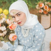 Steal Their Look: Manisnya Gaya Feminin Romantis ala Selebgram Sabrina Sosiawan, Ternyata Sudah Jadi Mommy!