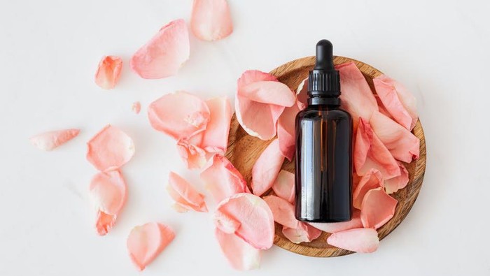 Stop Lakukan 4 Kesalahan Ini Agar Pemakaian Serum Hasilnya Maksimal Stop Lakukan 4 Kesalahan Ini Agar Pemakaian Serum Hasilnya Maksimal