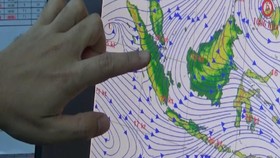 VIDEO: Satelit BMKG Pantau 63 Titik Panas di Wilayah Riau