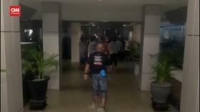 VIDEO: Momen Banjir Rendam Kompleks Kantor Gubernur Jateng