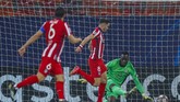 FOTO: Gol Salto Giroud, Nestapa Atletico Sebuah gol salto Olivier Giroud memastikan kemenangan 1-0 Chelsea atas tuan rumah Atletico Madrid di Liga Champions.