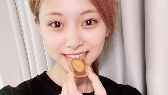 Beda Banget! 6 Idol Kpop Ini Kelihatan Makin Muda Tanpa Make Up!