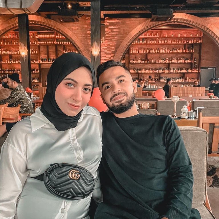 Datangi Pengadilan Agama, Selebgram Vicky Alaydrus Ceraikan Suami? Datangi Pengadilan Agama, Selebgram Vicky Alaydrus Ceraikan Suami?