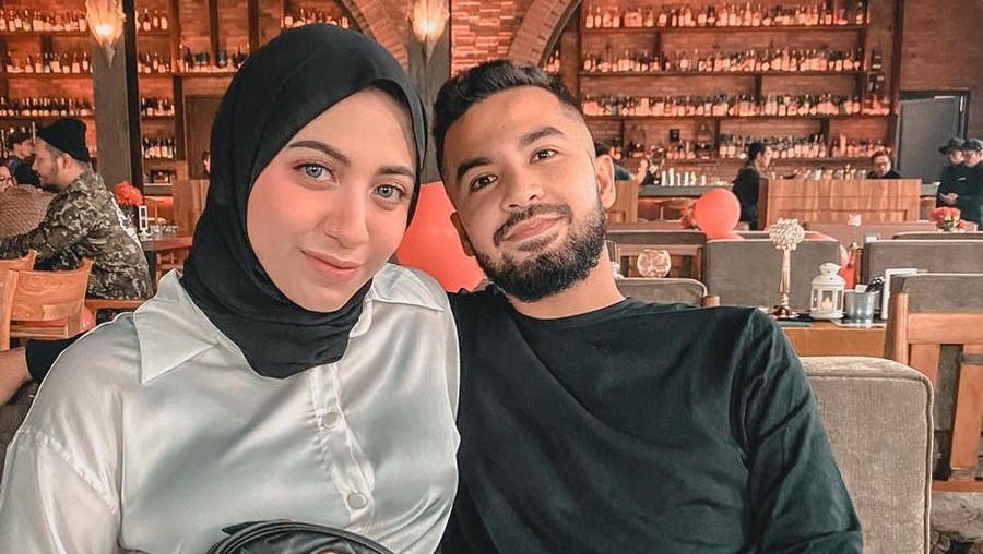 Datangi Pengadilan Agama, Selebgram Vicky Alaydrus Ceraikan Suami?