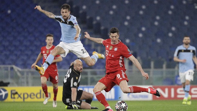 Penyerang Bayern Munchen, Robert Lewandowski melewati rekor gol legenda Real Madrid, Raul Gonzalez di Liga Champions.
