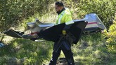 FOTO: Rusak Parah Mobil Tiger Woods karena Kecelakaan Pegolf Tiger Woods kecelakaan parah saat mengendarai mobilnya di Los Angeles Amerika Serikat dan saat ini menjalani operasi.