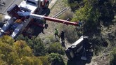 FOTO: Rusak Parah Mobil Tiger Woods karena Kecelakaan Pegolf Tiger Woods kecelakaan parah saat mengendarai mobilnya di Los Angeles Amerika Serikat dan saat ini menjalani operasi.
