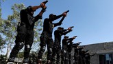FOTO: Atasi Kriminal, Pakistan Bentuk Unit Polisi Sepatu Roda Pakistan membentuk unit polisi bersepatu roda di ibu kota Karachi untuk memberantas kejahatan dan pelecehan di area padat serta gang-gang sempit.