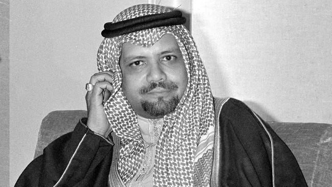 Mantan Menteri Perminyakan Arab Saudi yang menjabat selama lebih dari dua dekade, Sheikh Zaki Yamani meninggal dunia di London, Inggris.