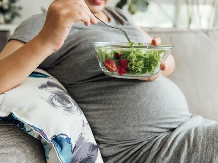 7 Camilan Sehat Ibu Hamil, Apa Saja yang Harus Dihindari?