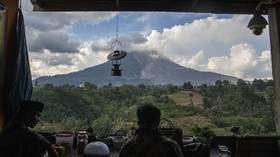 Kepala Pos Pemantau Gunung Sinabung mengatakan tercatat terjadi gempa embusan, gempa low frequency, dan gempa hybrid yang sebelumnya jarang terekam.