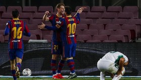 Hasil Liga Spanyol: Messi 2 Gol, Barcelona Hajar Elche 3-0