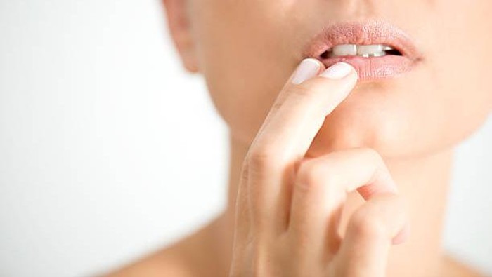 Bibir Gelap, Kering, Pecah-pecah? Intip Rekomendasi Produk Lip Treatment yang Bisa Percantik Bibir Kamu Bibir Gelap, Kering, Pecah-pecah? Intip Rekomendasi Produk Lip Treatment yang Bisa Percantik Bibir Kamu