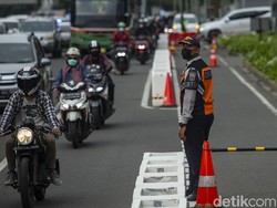 Bahayanya Melamun saat Berkendara, Langsung Fight di Jalanan