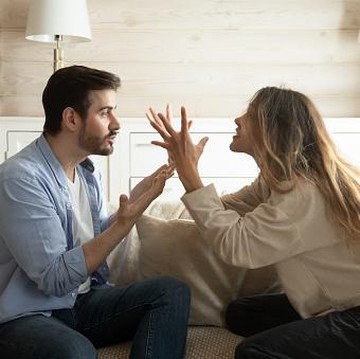 Kenali Tanda-Tanda Kamu Sedang Berada di Dalam Toxic Relationship, Bagaimana Cara Keluar dari Zona Itu?